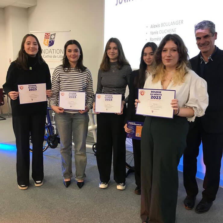 Remise des Bourses au Mérite